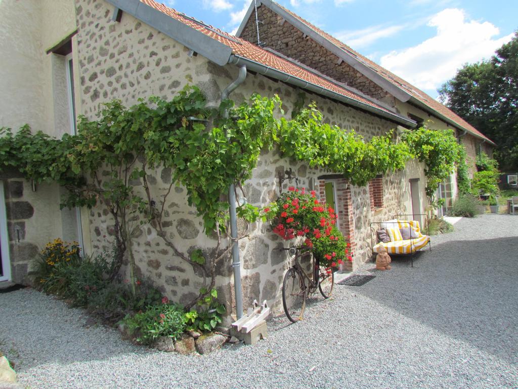 Domaine De La Jarrige Hotel Saint-Vaury Quarto foto