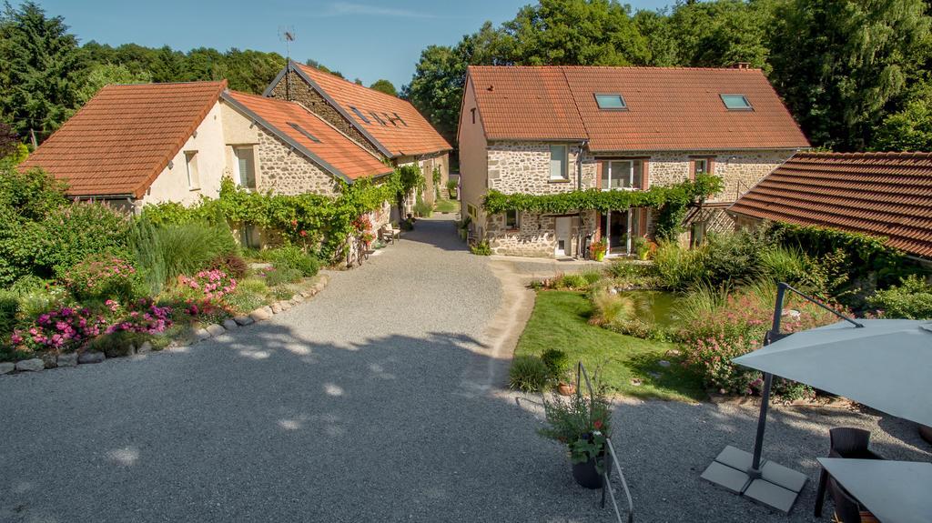 Domaine De La Jarrige Hotel Saint-Vaury Quarto foto